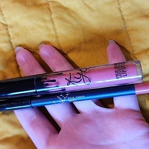 Kylie cosmetics lip bundle in Dazzle